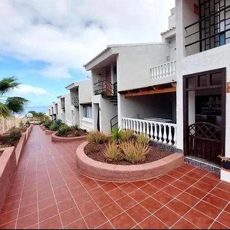 Villas Canaries Marli * 아데제